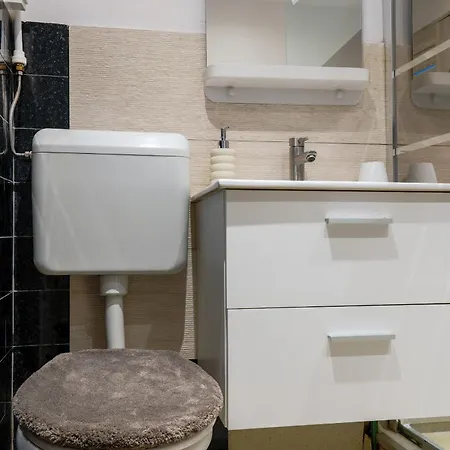 Old Town Center Apartment *