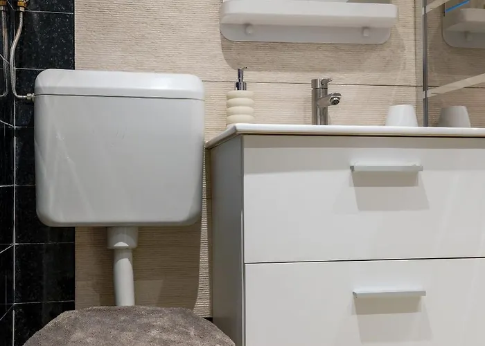 Old Town Center Apartment *